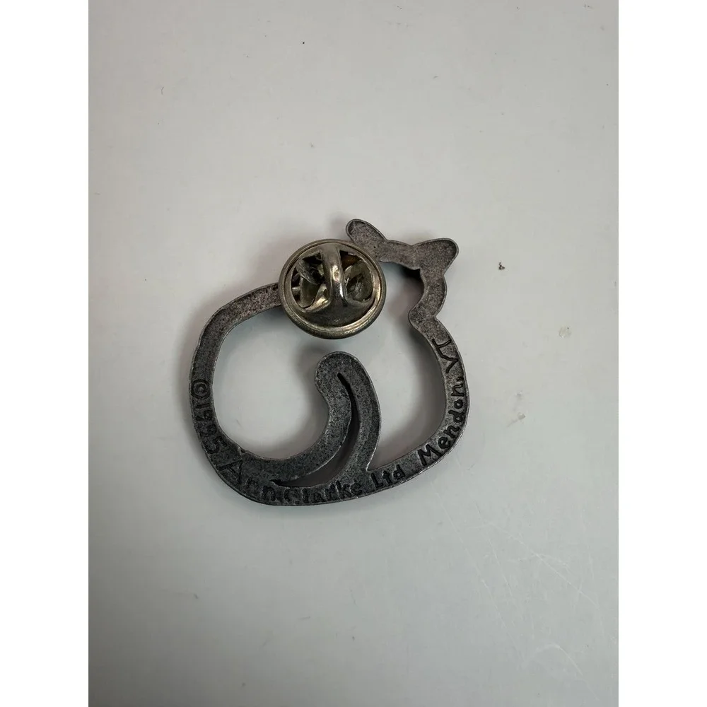 Ann Clark Cat Cookie Cutter Pewter Lapel‎ Pin 1995 Mendon VT Baking Jewelry